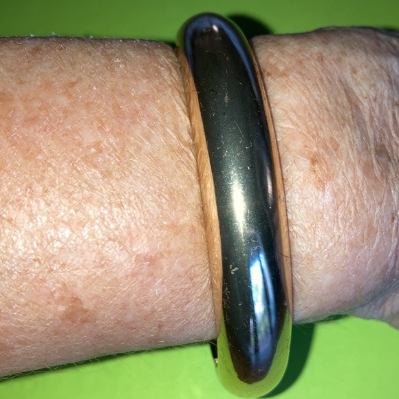 NWOT gt oval hinged bracelet, dia. 2 1/2” x 1/2” appx, shiny finish.  $20 - Picture 4 of 4